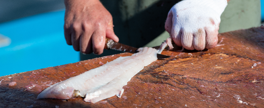 How to use bone saws and boning knives safely and efficiently in your butchery workflow